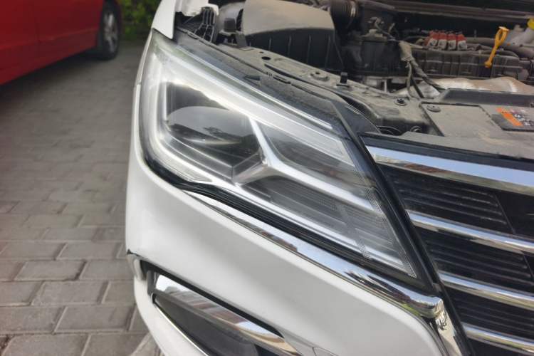 Used Roewe i5 2020 1.5L Manual 4G Connect Luxury Edition Right Front Headlight