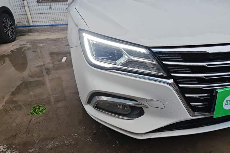 Used Roewe i5 2020 1.5L Automatic 4G Connect Luxury Flagship Edition Right Front Headlight