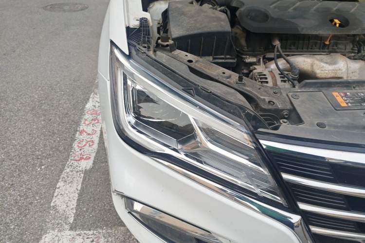 Used Roewe i5 2020 1.5L Automatic 4G Connect Luxury Flagship Edition Right Front Headlight