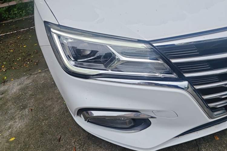 Used Roewe i5 2020 1.5L Automatic 4G Connect Luxury Flagship Edition Right Front Headlight