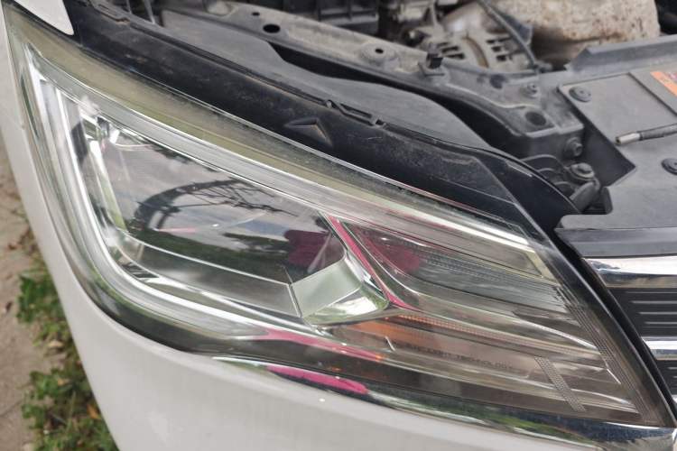 Used Roewe i5 2020 1.5L Automatic 4G Connect Luxury Flagship Edition Right Front Headlight