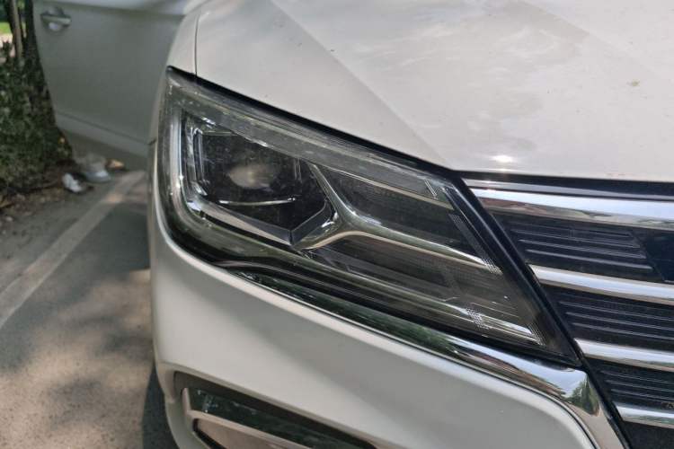 Used Roewe i5 2020 1.5L Automatic 4G Connect Luxury Flagship Edition Right Front Headlight