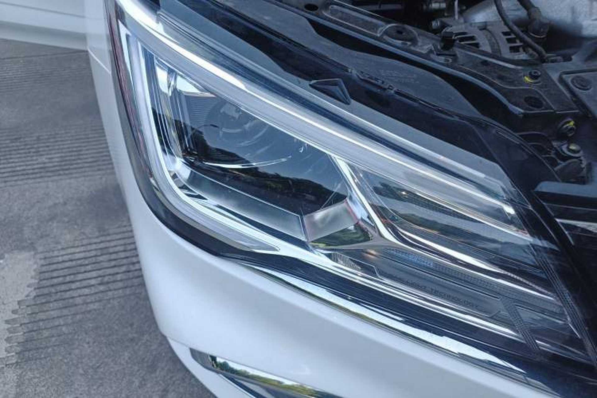 Used Roewe i5 2020 1.5L Automatic 4G Connect Luxury Flagship Edition Right Front Headlight