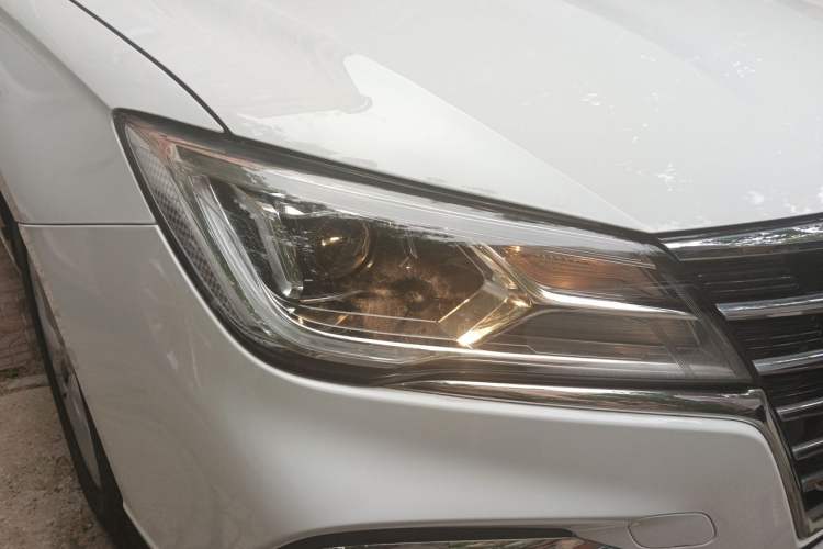 Used Roewe i5 2020 1.5L Manual 4G Connect Luxury Edition Right Front Headlight
