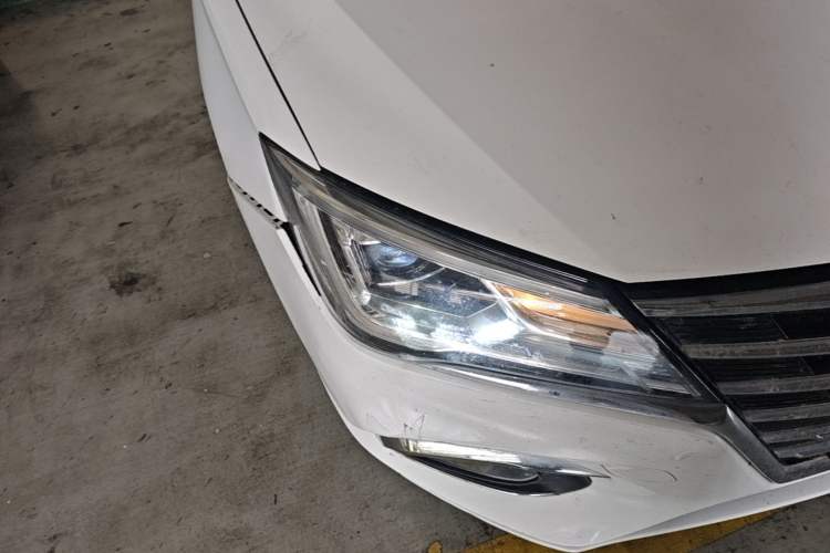 Used Roewe i5 2020 1.5L Manual 4G Connect Luxury Edition Right Front Headlight