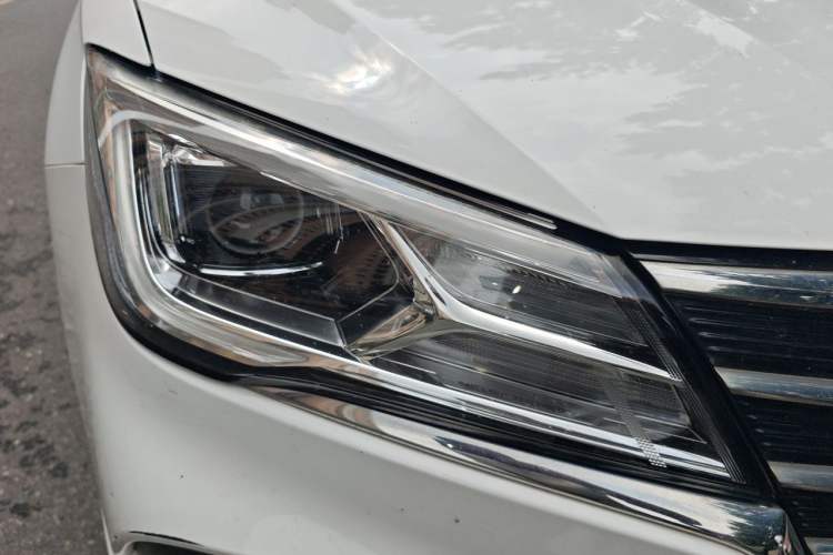 Used Roewe i5 2020 1.5L Automatic 4G Connect Luxury Flagship Edition Right Front Headlight