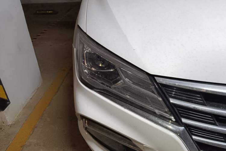 Used Roewe i5 2020 1.5L Automatic 4G Connect Luxury Flagship Edition Right Front Headlight