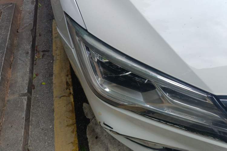 Used Roewe i5 2020 1.5L Automatic 4G Connected Linghao Edition Right Front Headlight