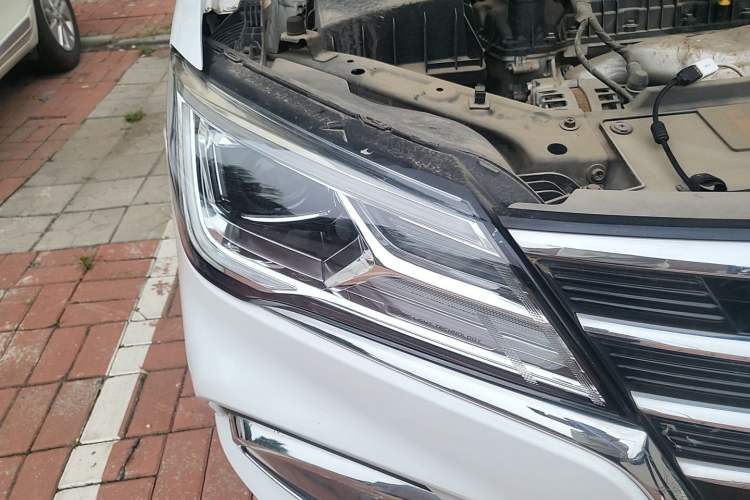 Used Roewe i5 2020 1.5L Automatic 4G Connected Linghao Edition Right Front Headlight