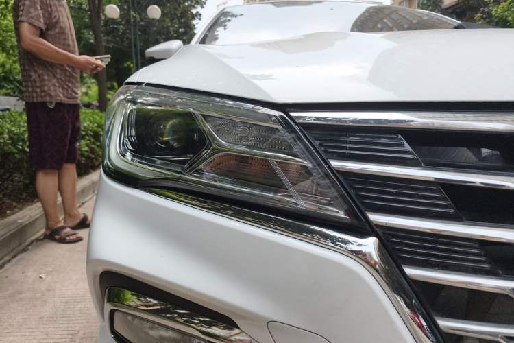 Used Roewe i5 2020 1.5L Automatic 4G Connected Linghao Edition Right Front Headlight