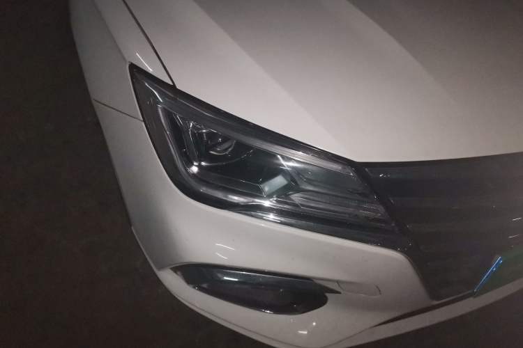 Used Roewe i5 2020 1.5L Manual 4G Connect Leehao Flagship Edition Right Front Headlight