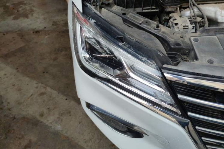Used Roewe i5 2020 1.5L Manual 4G Connect Leehao Flagship Edition Right Front Headlight