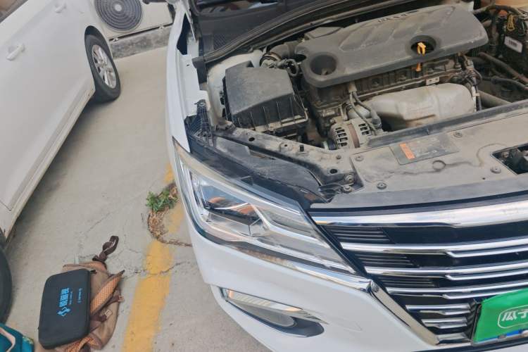 Used Roewe i5 2020 1.5L Automatic 4G Connect Luxury Flagship Edition Right Front Headlight