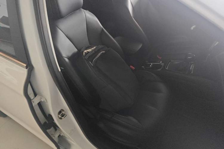 Used Roewe i5 2020 1.5L Automatic 4G Connect Luxury Flagship Edition Right Front Seat