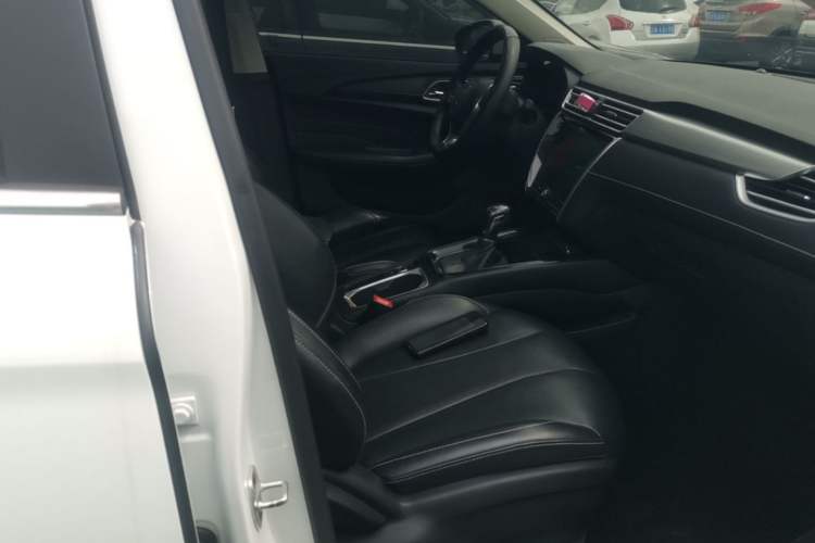 Used Roewe i5 2020 1.5L Automatic 4G Connect Luxury Flagship Edition Right Front Seat