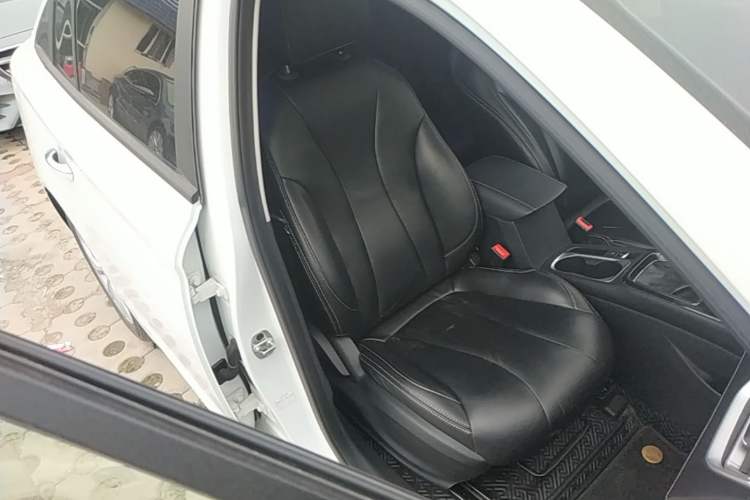 Used Roewe i5 2020 1.5L Automatic 4G Connected Linghao Edition Right Front Seat
