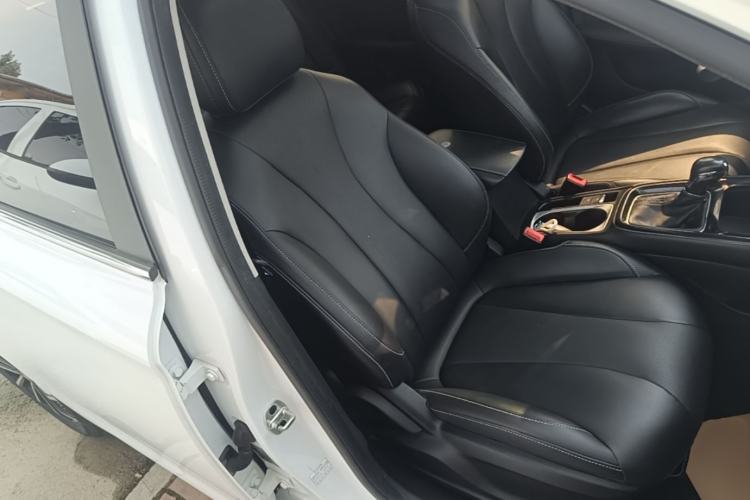 Used Roewe i5 2020 1.5L Automatic 4G Connect Luxury Flagship Edition Right Front Seat