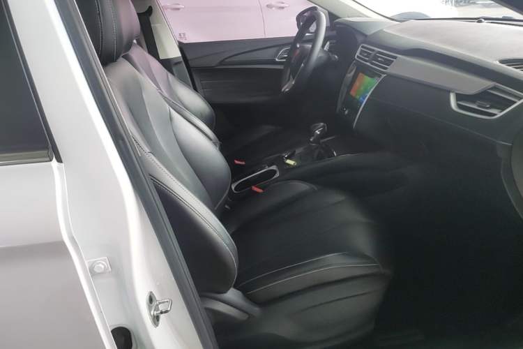 Used Roewe i5 2020 1.5L Automatic 4G Connect Luxury Flagship Edition Right Front Seat