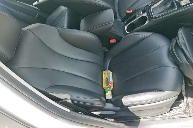 Used Roewe i5 2020 1.5L Automatic 4G Connect Luxury Flagship Edition Right Front Seat
