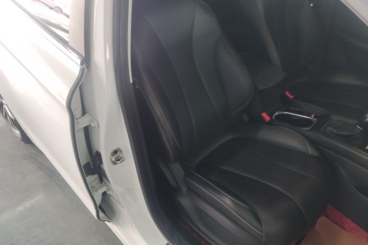 Used Roewe i5 2020 1.5L Automatic 4G Connect Luxury Flagship Edition Right Front Seat