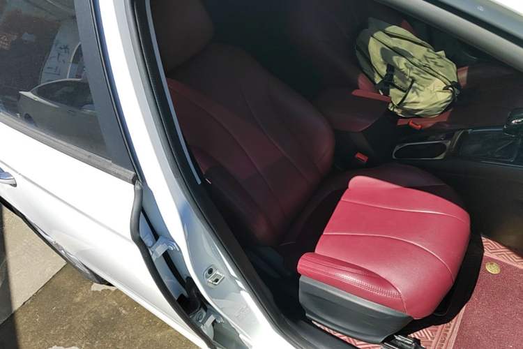 Used Roewe i5 2020 1.5L Automatic 4G Connected Linghao Edition Right Front Seat
