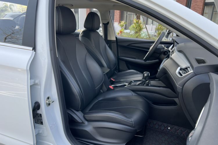 Used Roewe i5 2020 1.5L Automatic 4G Connect Luxury Flagship Edition Right Front Seat