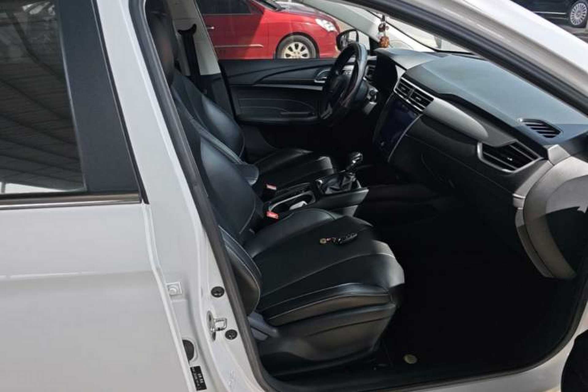 Used Roewe i5 2020 1.5L Automatic 4G Connect Luxury Flagship Edition Right Front Seat