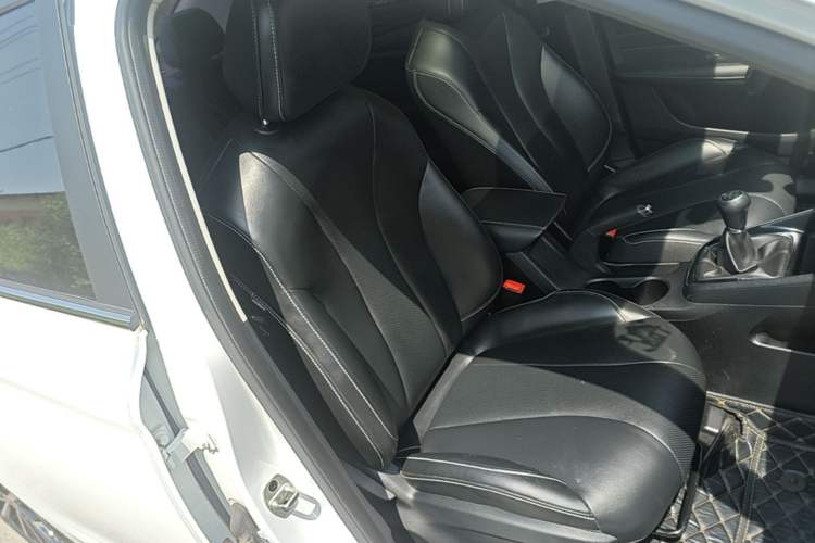 Used Roewe i5 2020 1.5L Manual 4G Connect Leehao Flagship Edition Right Front Seat