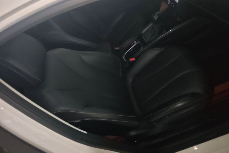 Used Roewe i5 2020 1.5L Automatic 4G Connect Luxury Flagship Edition Right Front Seat