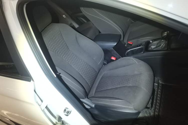 Used Roewe i5 2020 1.5L Automatic 4G Connected Linghao Edition Right Front Seat