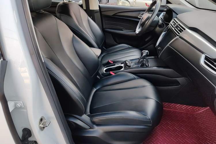Used Roewe i5 2020 1.5L Automatic 4G Connect Luxury Flagship Edition Right Front Seat