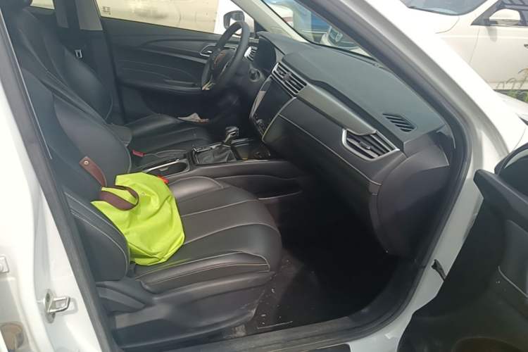 Used Roewe i5 2020 1.5L Automatic 4G Connect Luxury Flagship Edition Right Front Seat