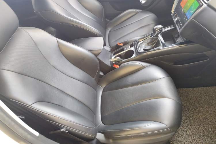 Used Roewe i5 2020 1.5L Automatic 4G Connected Leading Intelligent Driving Edition Right Front Seat