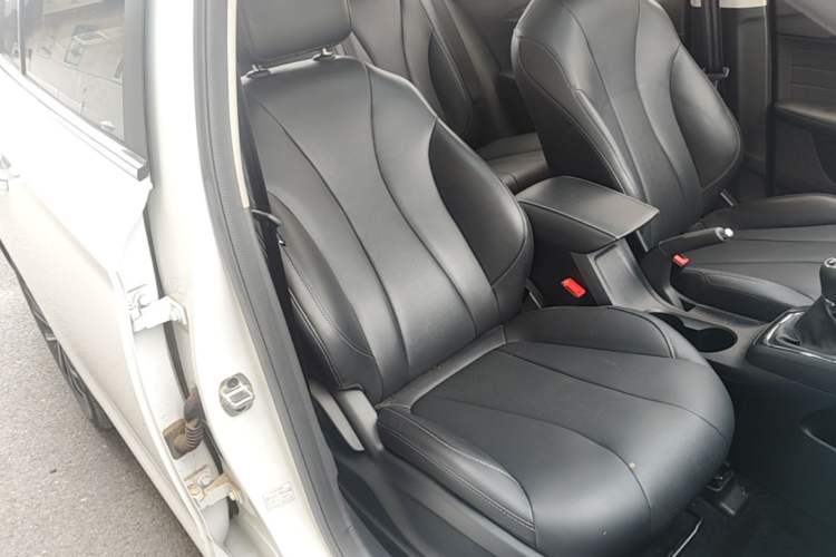 Used Roewe i5 2020 1.5L Manual 4G Connect Leehao Flagship Edition Right Front Seat