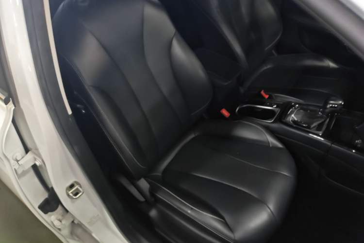 Used Roewe i5 2020 1.5L Automatic 4G Connect Luxury Flagship Edition Right Front Seat