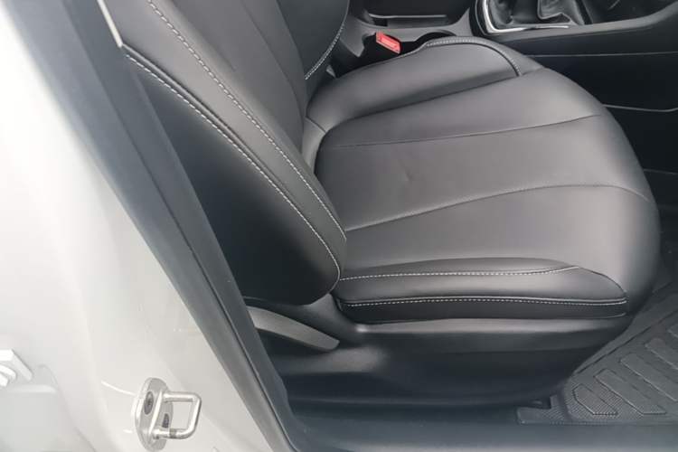Used Roewe i5 2020 1.5L Manual 4G Connect Leehao Flagship Edition Right Front Seat
