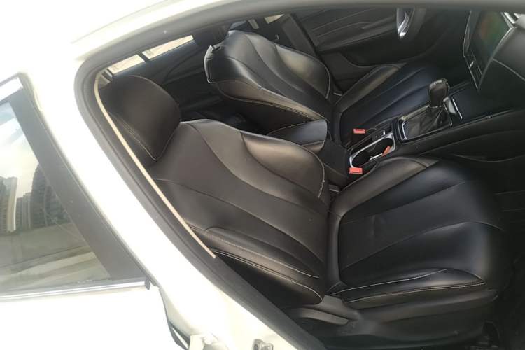 Used Roewe i5 2020 1.5L Automatic 4G Connect Luxury Flagship Edition Right Front Seat