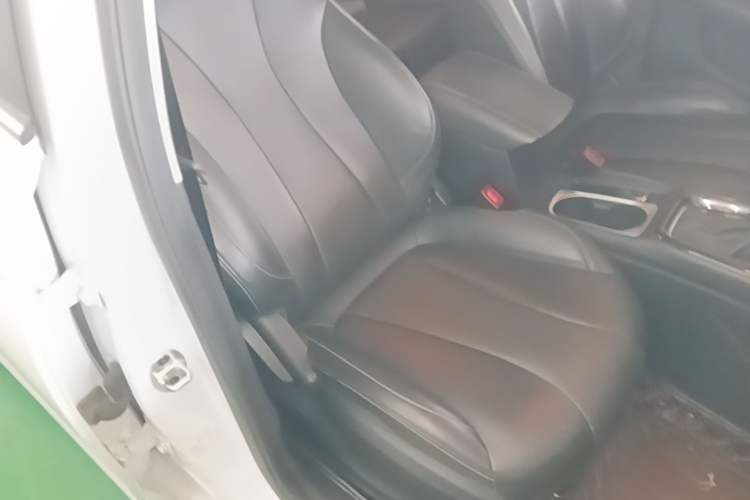 Used Roewe i5 2020 1.5L Automatic 4G Connect Luxury Flagship Edition Right Front Seat
