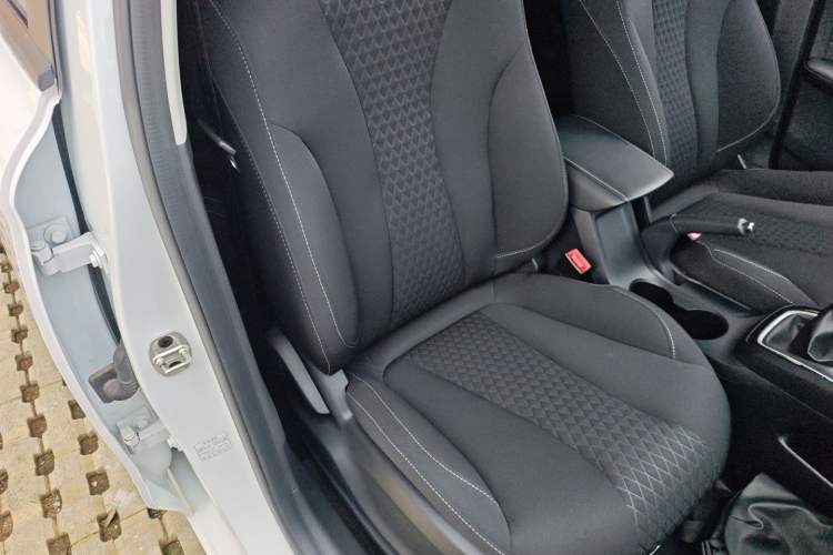 Used Roewe i5 2020 1.5L Manual 4G Connect Luxury Edition Right Front Seat