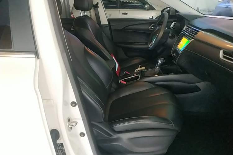 Used Roewe i5 2020 1.5L Automatic 4G Connect Luxury Flagship Edition Right Front Seat