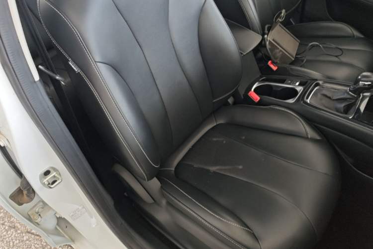 Used Roewe i5 2020 1.5L Automatic 4G Connect Luxury Flagship Edition Right Front Seat