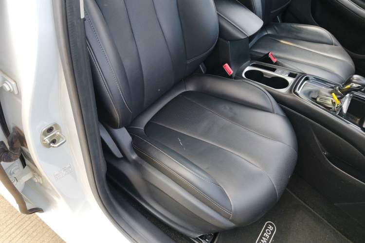 Used Roewe i5 2020 1.5L Automatic 4G Connect Luxury Flagship Edition Right Front Seat