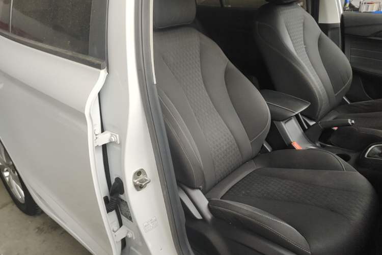 Used Roewe i5 2020 1.5L Manual 4G Connect Luxury Edition Right Front Seat
