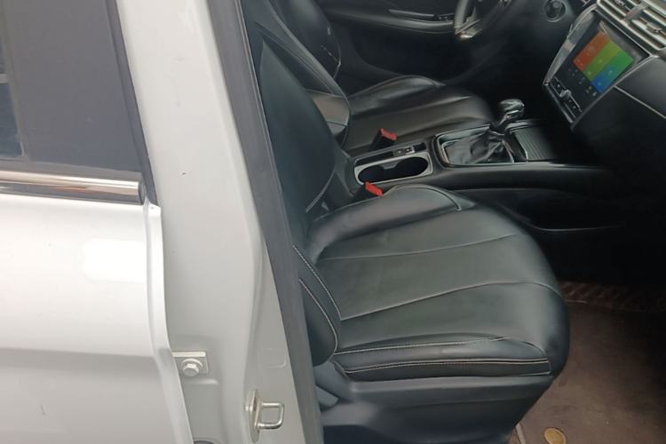 Used Roewe i5 2020 1.5L Automatic 4G Connect Luxury Flagship Edition Right Front Seat