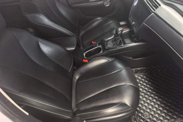 Used Roewe i5 2020 1.5L Automatic 4G Connect Luxury Flagship Edition Right Front Seat