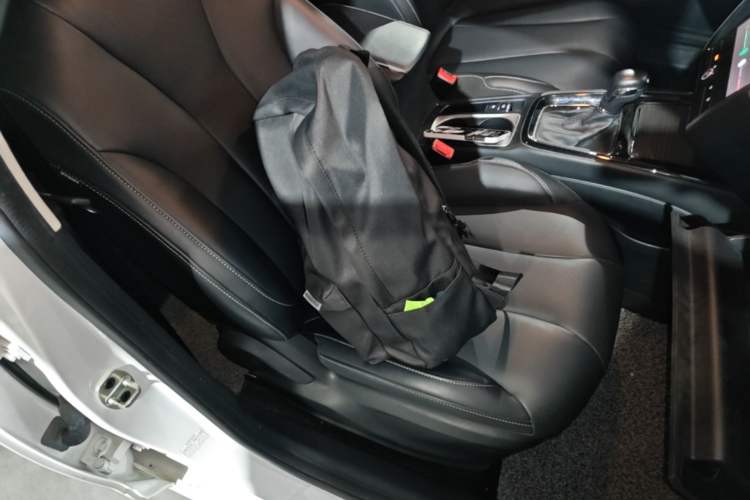 Used Roewe i5 2020 1.5L Automatic 4G Connect Luxury Flagship Edition Right Front Seat
