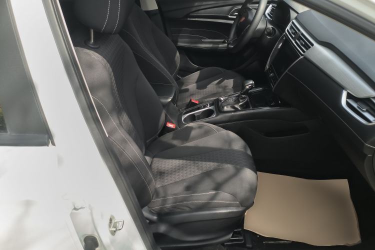 Used Roewe i5 2020 1.5L Automatic 4G Connected Linghao Edition Right Front Seat
