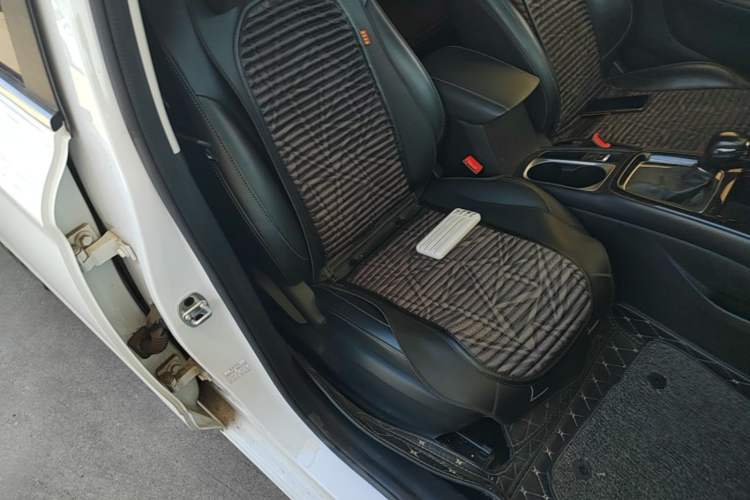 Used Roewe i5 2020 1.5L Automatic 4G Connect Luxury Flagship Edition Right Front Seat