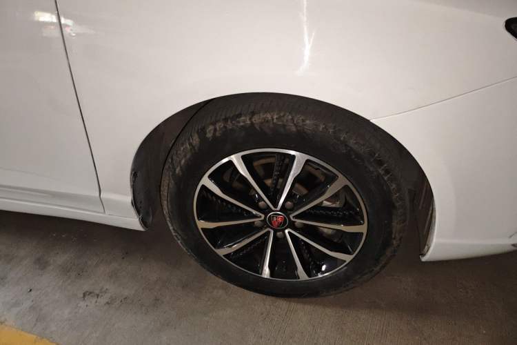 Used Roewe i5 2020 1.5L Automatic 4G Connect Luxury Flagship Edition Right Front Wheel Hub