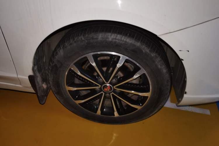 Used Roewe i5 2020 1.5L Automatic 4G Connect Luxury Flagship Edition Right Front Wheel Hub